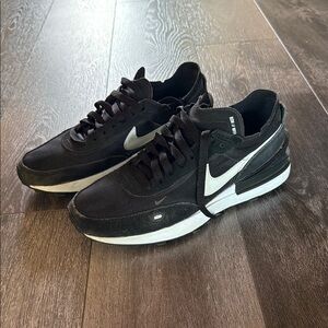 Nike Black and White Women's Sneakers